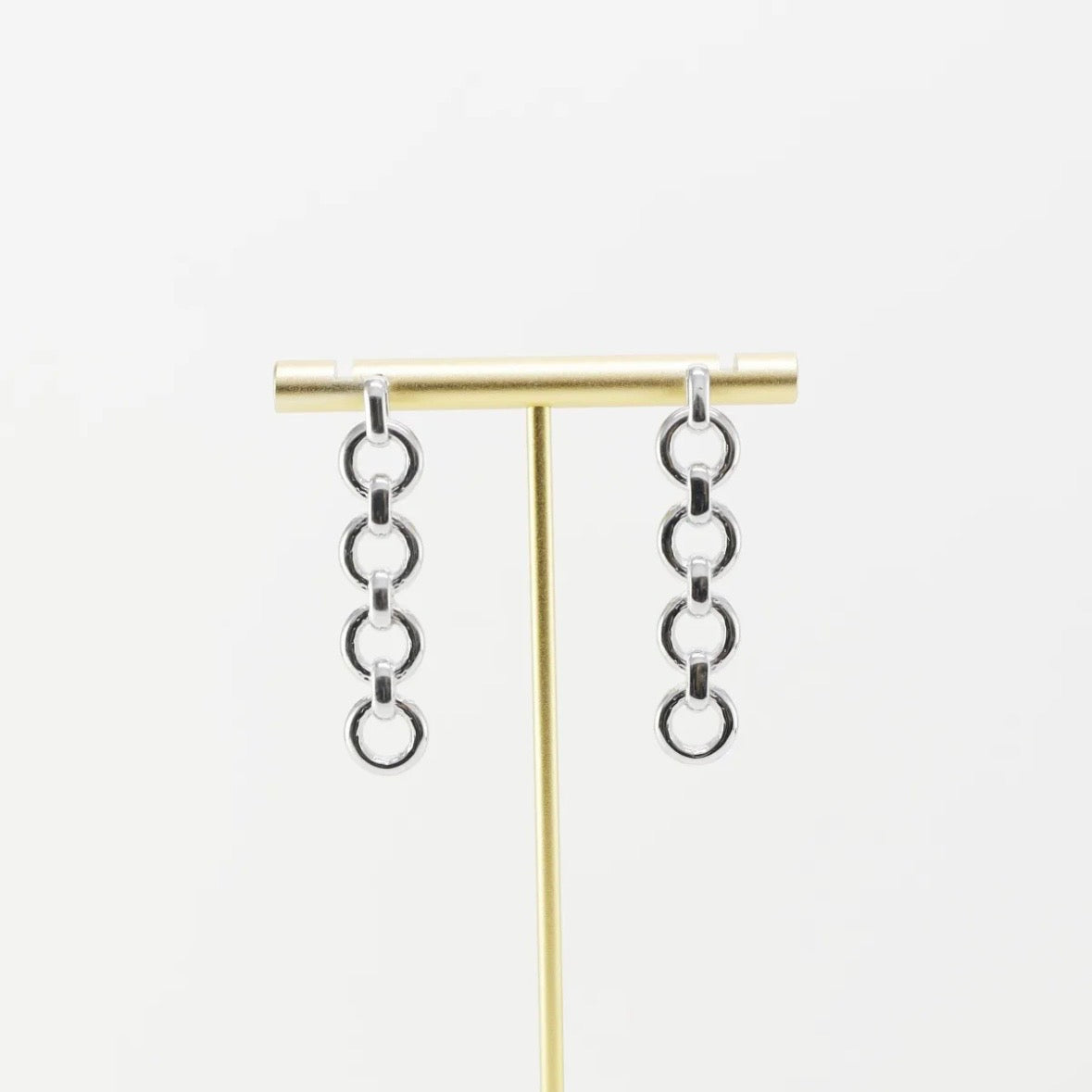 Pendientes enredados